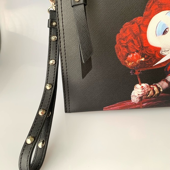Disney Red Queen Wristlet Alice Looking Glass - Picture 4 of 12
